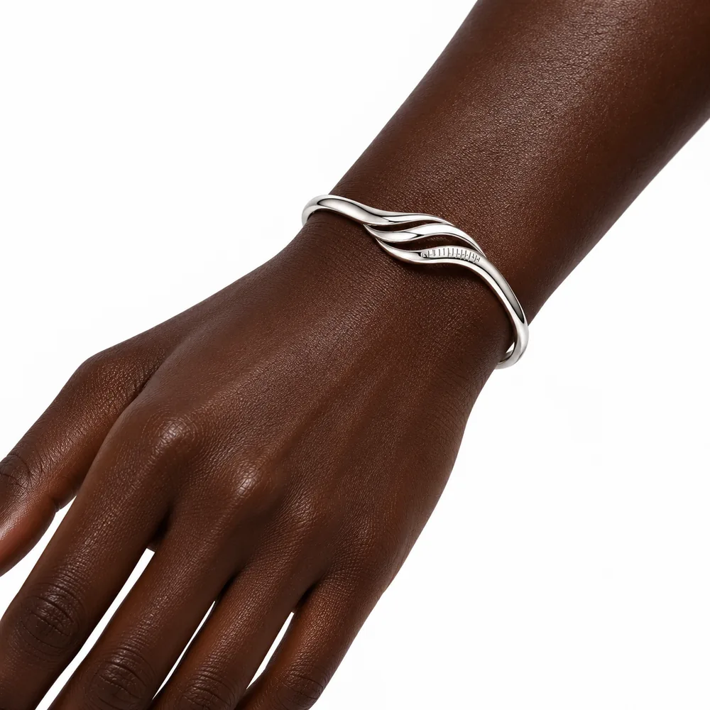 Bracelete Rhythm usada no pulso